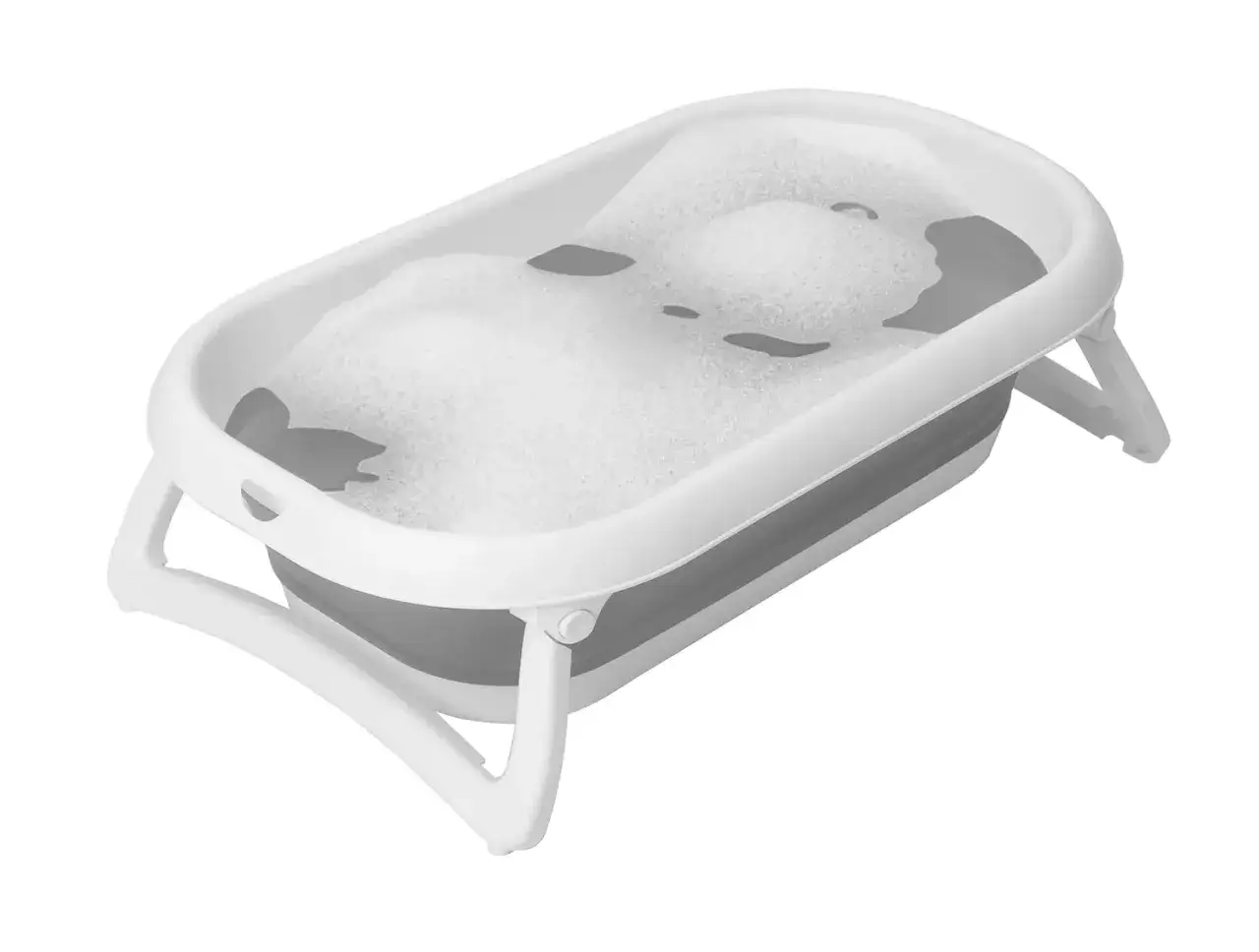 Eine faltbare Babybadewanne mit Schaum gefüllt. Die ideale badetemperatur baby ist wichtig für das Wohlbefinden.